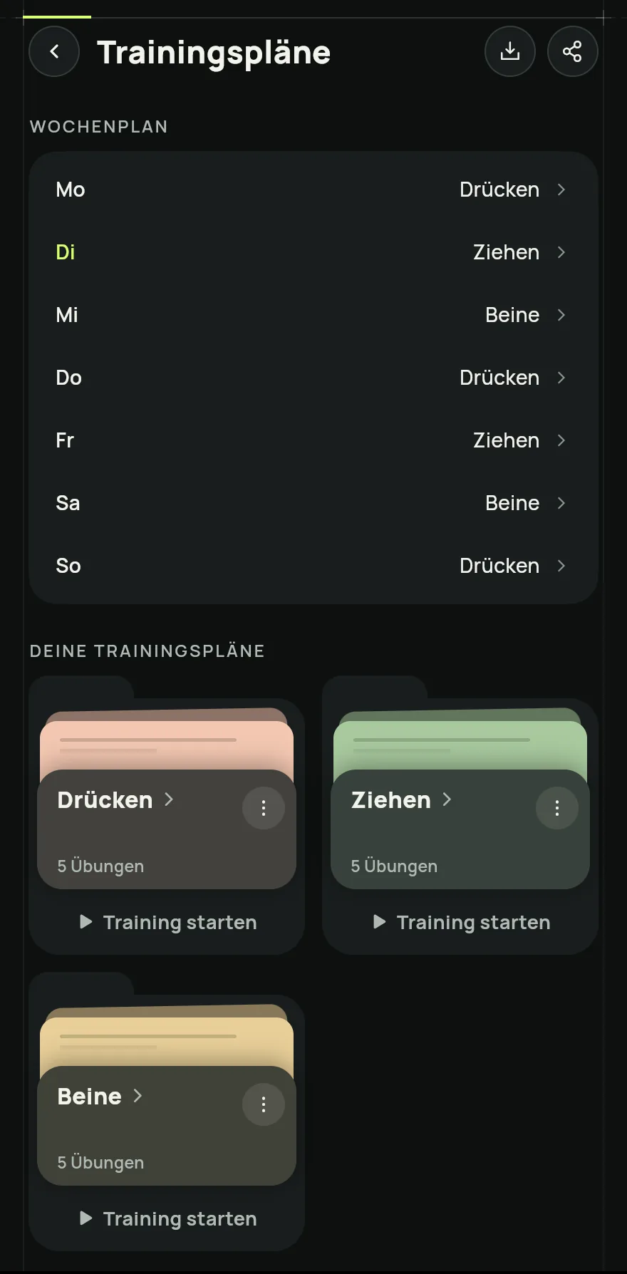 Scrolle auf dem Startbildschirm zu Deine Trainingspläne und tippe auf den Pfeil neben dem Titel, um den Bildschirm Trainingspläne zu öffnen. Tippe unter den Karten auf Neuer Trainingsplan.