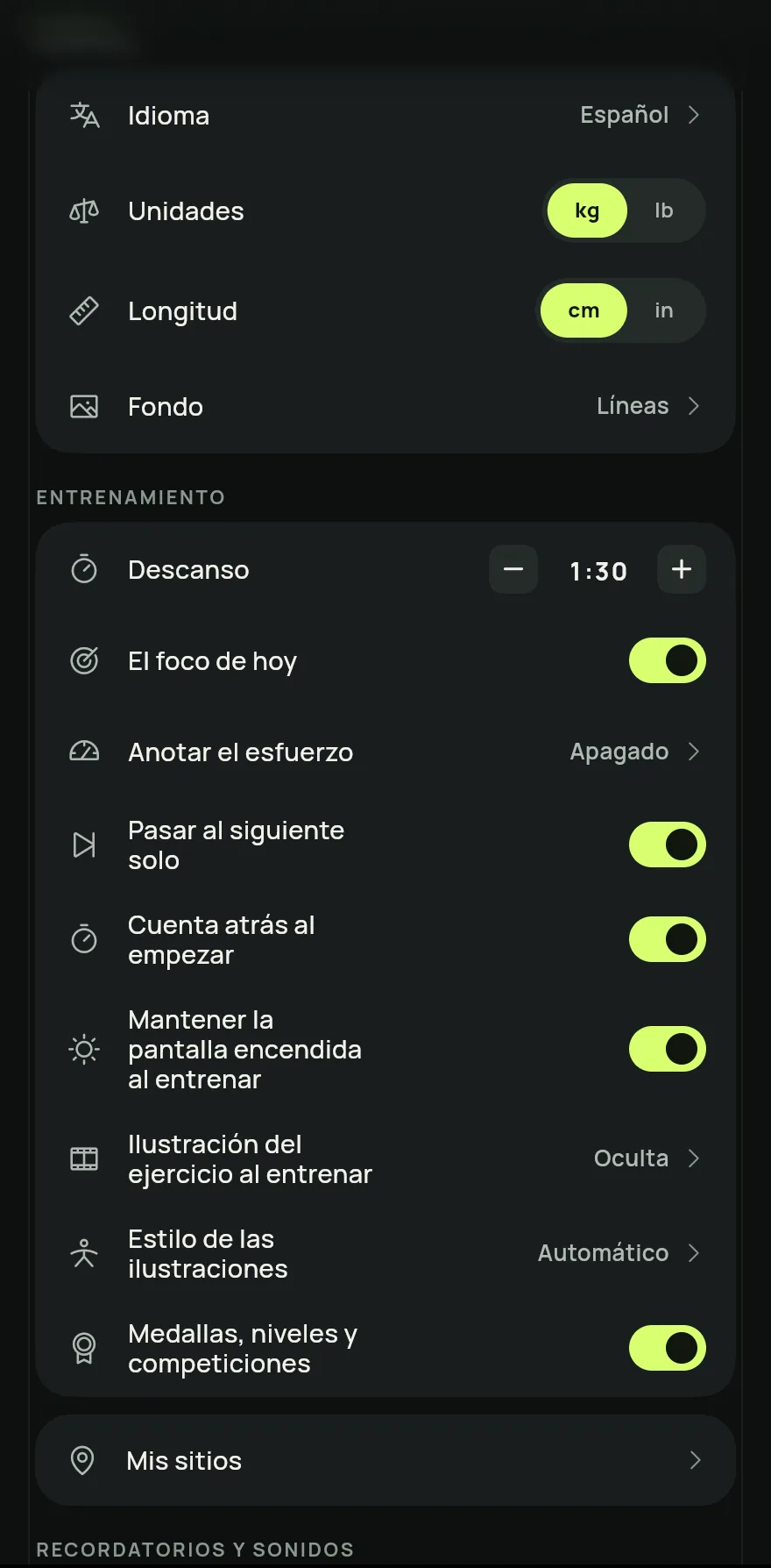 En la pantalla Inicio, toca el botón de ajustes de arriba, junto a la búsqueda. También llegas desde la pestaña Perfil, en Ajustes.