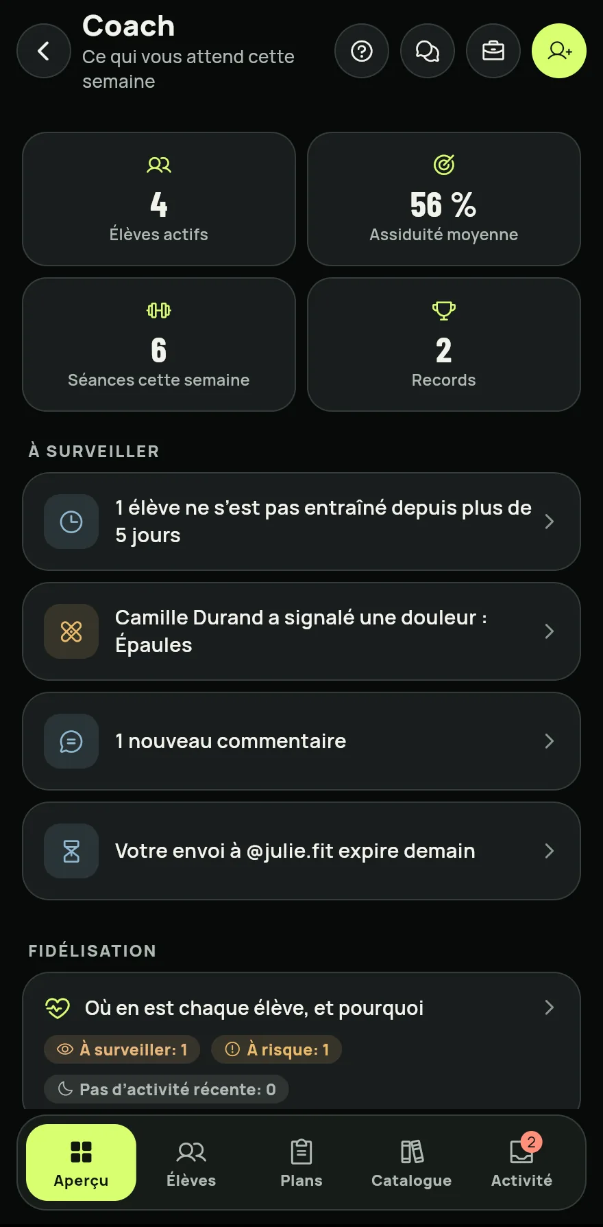 Touchez l’onglet Coach. Il s’ouvre aussi depuis la carte Tableau de bord du coach de l’onglet Profil.