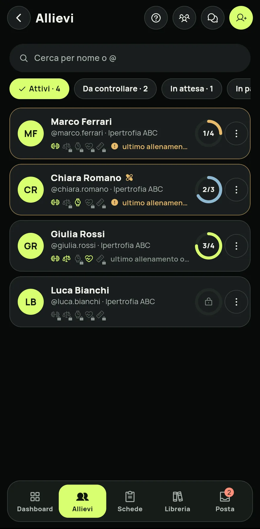 In Allievi, tocca un allievo per vedere il suo profilo. Per far entrare qualcuno di nuovo, tocca Invia a un allievo. Vedi Come invitare allievi tramite @ o link.