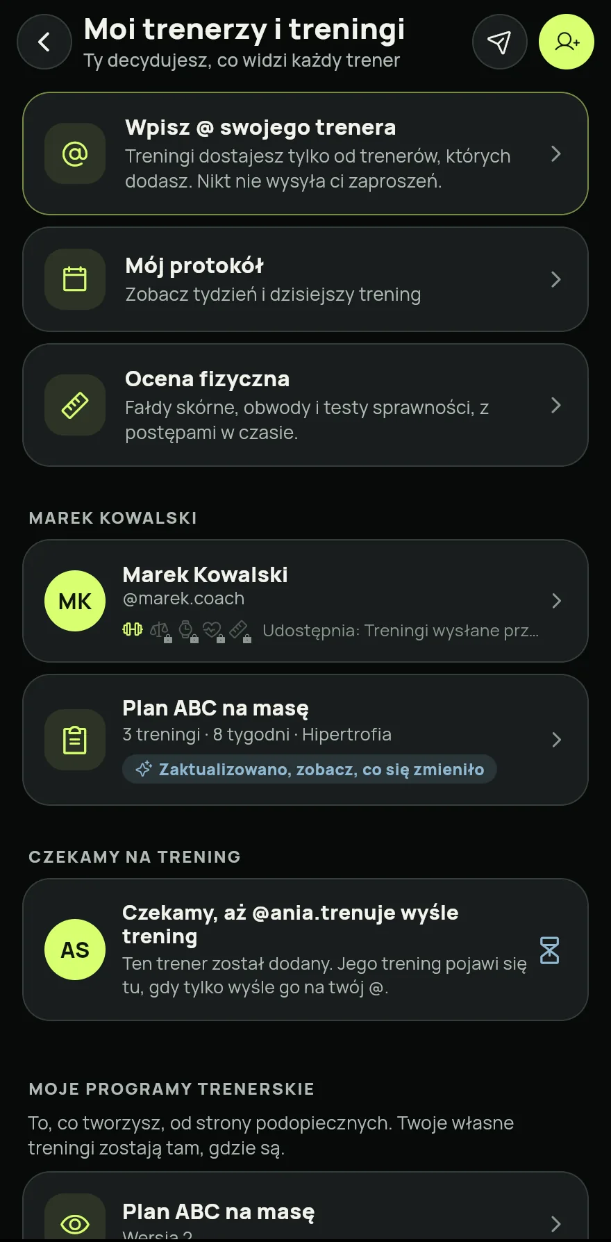 Otwórz kartę Profil i w sekcji Trenerzy stuknij Moi trenerzy i treningi.