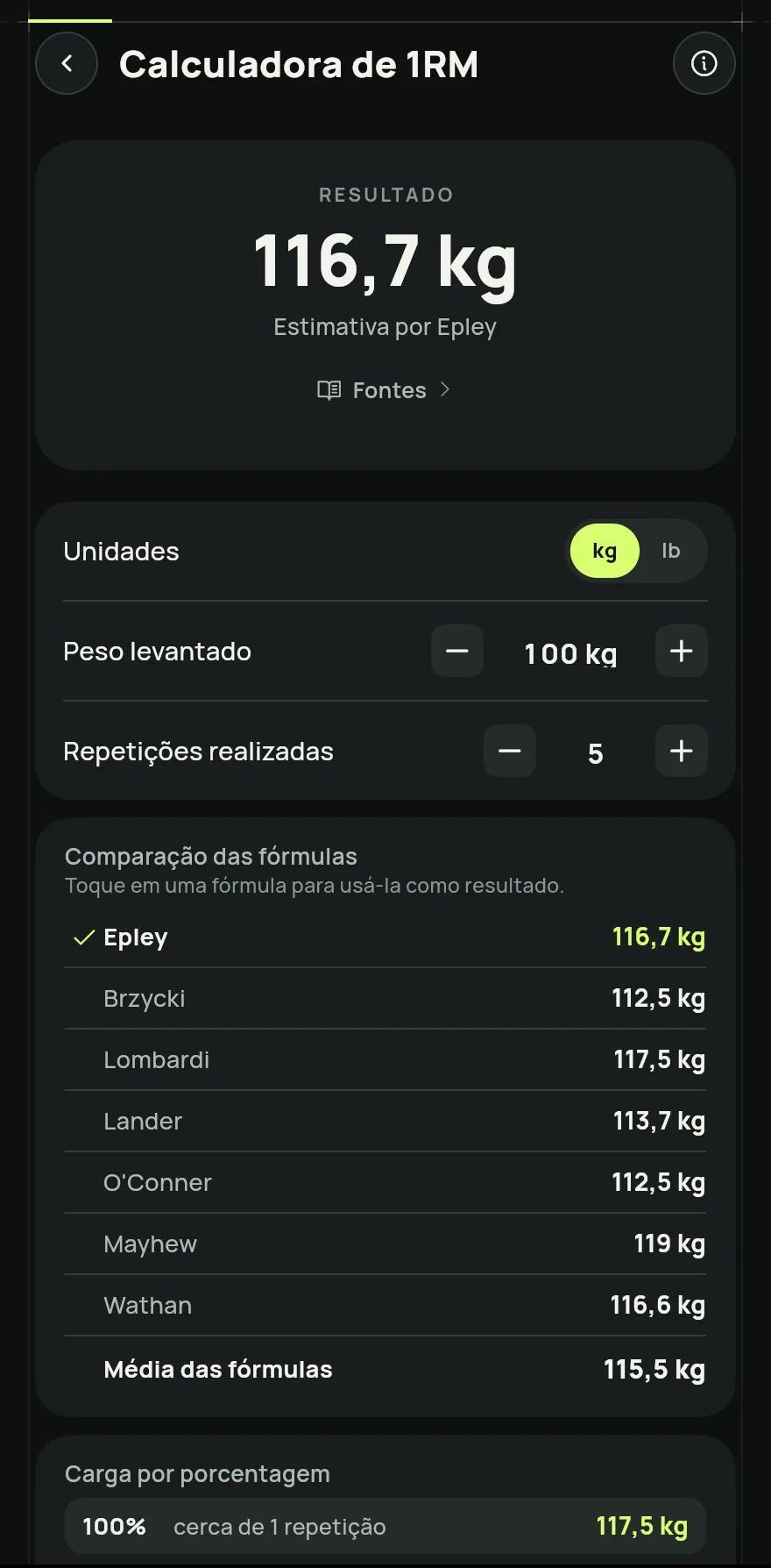 Calculadora de 1RM aberta: o peso levantado e as repetições com botões de menos e mais, e o máximo estimado por cada fórmula (Epley, Brzycki, Lombardi e outras).
